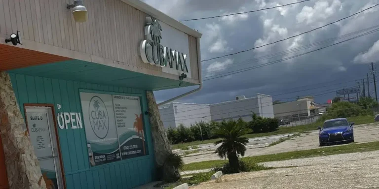 Cubamax se deslinda de red de licencias fraudulentas en Florida pese a la detención de sus empleadas