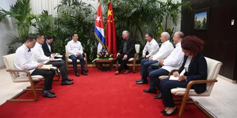 Legisladores de EE.UU. solicitan evaluación urgente ante la conversión de Cuba en una «base avanzada para la guerra electrónica» china