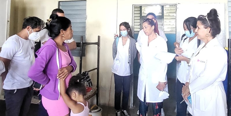 Cuba supera siete veces los casos esperados de dengue mientras el régimen oculta las cifras oficiales