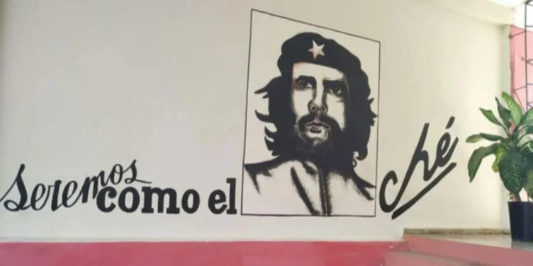 El colapso de la educación en Cuba: Entre el adoctrinamiento político y la crisis estructural