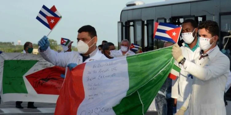 Escándalo en Italia por contratación de médicos cubanos: políticos y ONG exigen investigar presunta explotación laboral por parte del régimen de La Habana