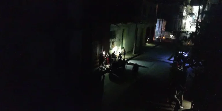 Nueva avería en la termoeléctrica Antonio Guiteras hunde al Sistema Eléctrico Nacional y anticipa apagones en el 64% de Cuba