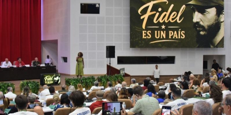 El régimen de La Habana destina millonarios recursos y combustible a festejos por el centenario de Fidel Castro mientras la isla se apaga