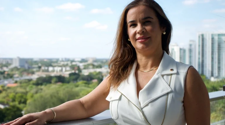 De huir de la precariedad en Cuba a dirigir un complejo inmobiliario en Miami: la travesía de Yanely Moreno