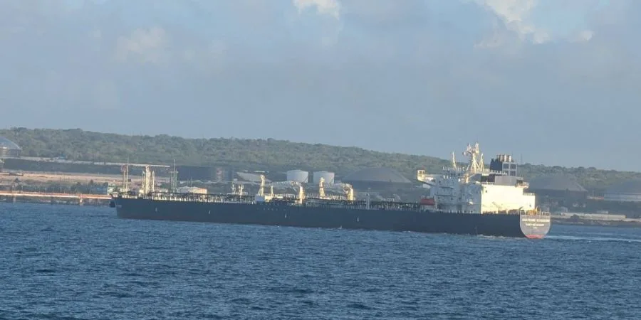 Petrolero ruso sancionado por EE. UU. se dirige a Cuba ante el colapso energético y el aislamiento del régimen