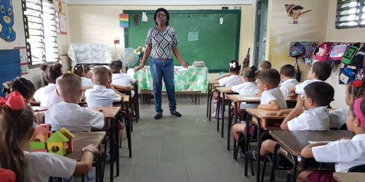 Funcionario en Granma celebra \»alegría\» en escuelas cubanas mientras admite una crisis logística sin precedentes