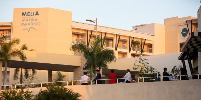 Meliá abandona Cuba y el régimen insiste en maquillar el colapso turístico: «Los hoteles siguen abiertos»