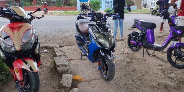 Crisis del transporte en Cuba dispara los incendios de motos eléctricas en Villa Clara con pérdidas millonarias