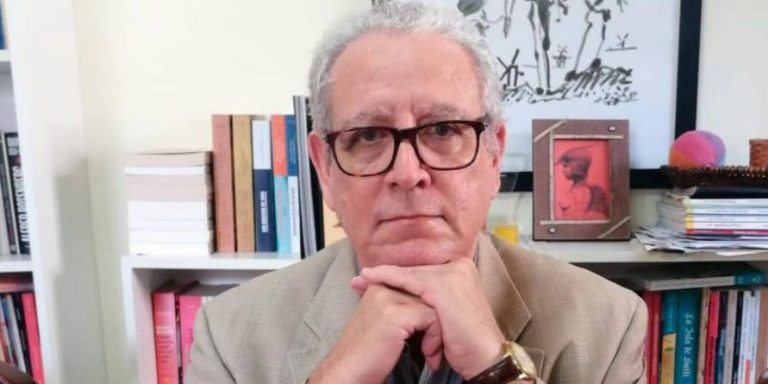 Eliades Acosta Matos: la caída en desgracia de un jerarca cultural y su defensa del régimen desde República Dominicana