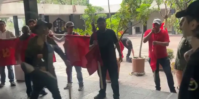 Simpatizantes procastristas agreden a cineasta cubano y asistentes en México durante el estreno de documental sobre Luis Manuel Otero Alcántara