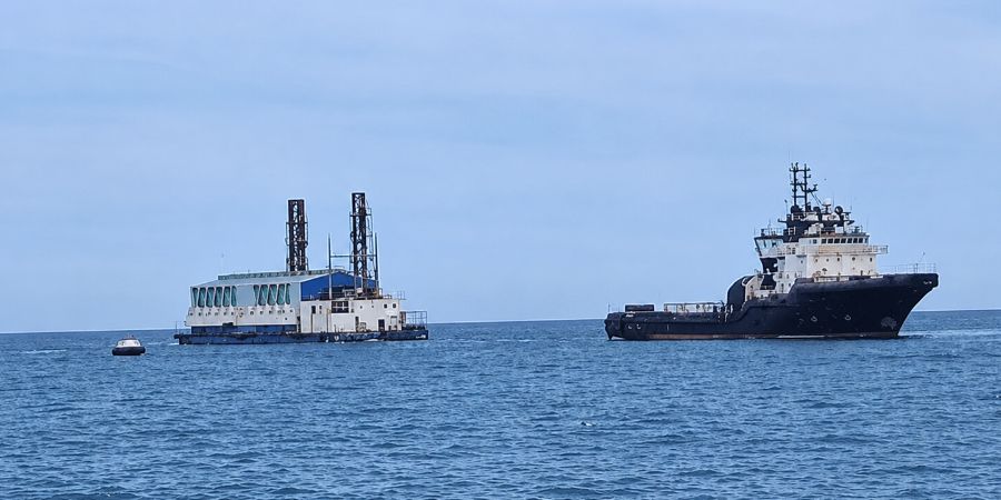 La Habana recibe una patana para reparación mientras el Sistema Electroenergético Nacional colapsa por apagones masivos