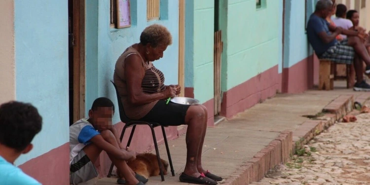 Negocio médico en el exterior vs. colapso sanitario en Cuba: la doble cara de la salud pública bajo el régimen