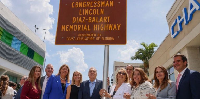 Miami rinde homenaje a Lincoln Díaz-Balart con la designación de un tramo de la Calle Ocho