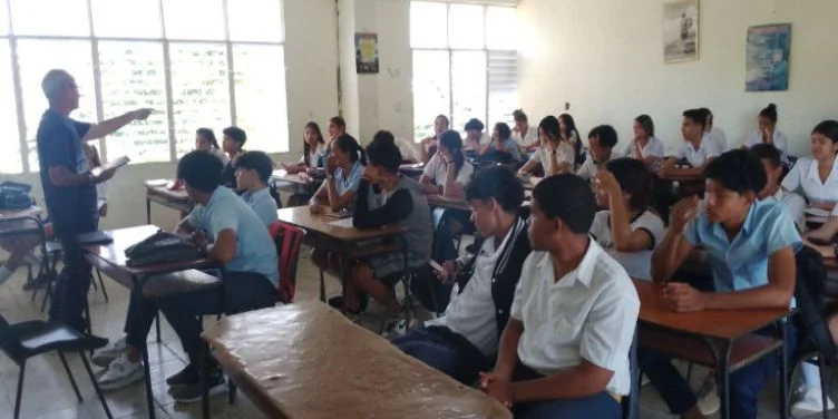 El colapso educativo en Cuba: el curso 2024-2025 como prueba de resistencia para estudiantes y docentes