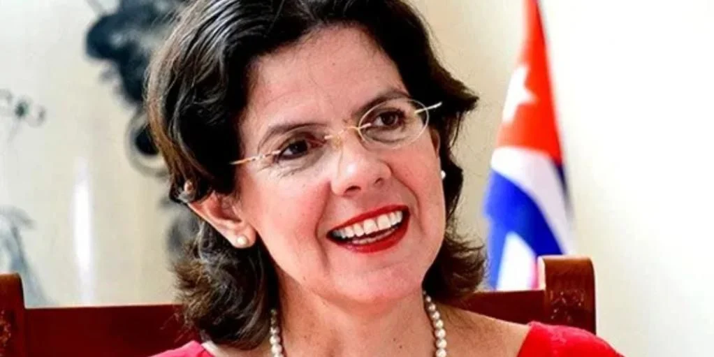 EE.UU. convoca a la embajadora cubana para rechazar el hostigamiento de la dictadura contra su misión diplomática en La Habana