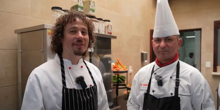 Cubanos confrontan al youtuber Luisito Comunica por maquillar la crisis alimentaria en la isla