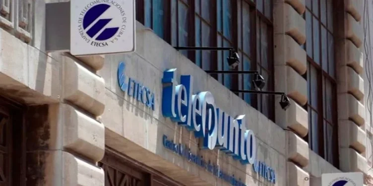 ETECSA restringe las recargas en pesos cubanos y consolida la dolarización de las telecomunicaciones