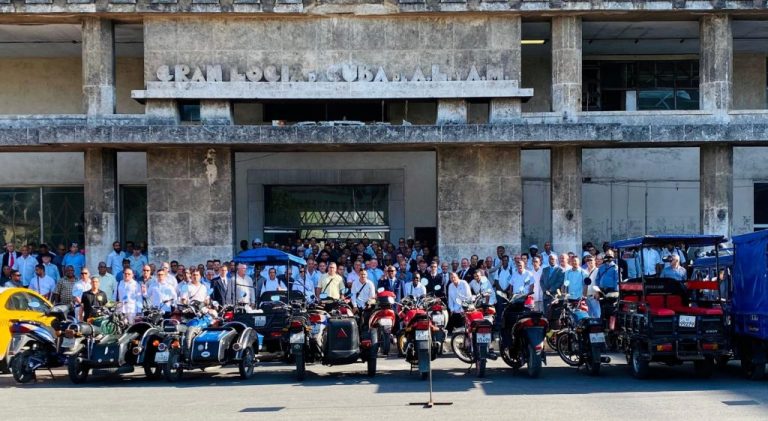Masones cubanos destituyen por unanimidad al Gran Maestro que intentaba perpetuarse en el cargo