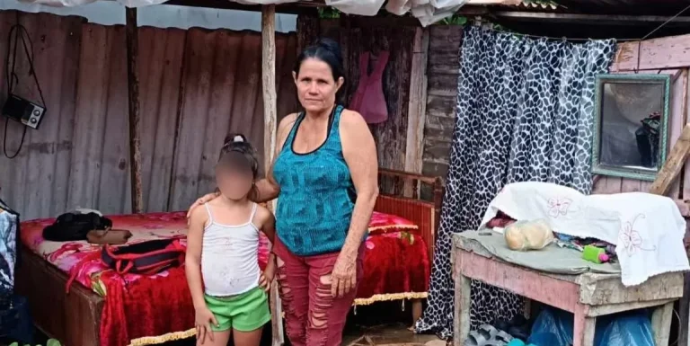 Niña con discapacidad auditiva y su abuela sobreviven a la intemperie en Ciego de Ávila ante el abandono del Estado