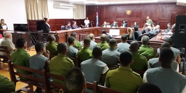 Justicia cubana impone hasta ocho años de cárcel a 20 jóvenes por reyerta con machetes en la Finca de los Monos
