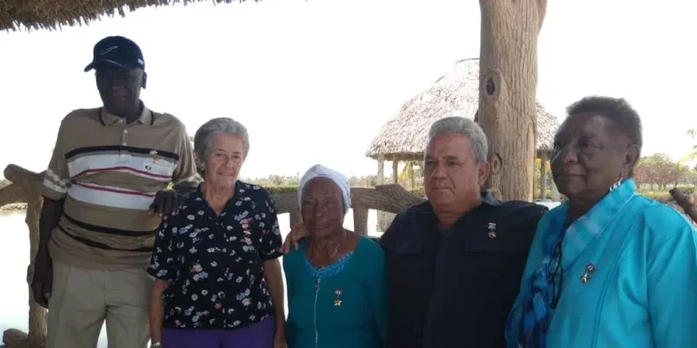El régimen de La Habana ignora a sus propios «Héroes del Trabajo» mientras sobreviven con menos de cinco dólares al mes