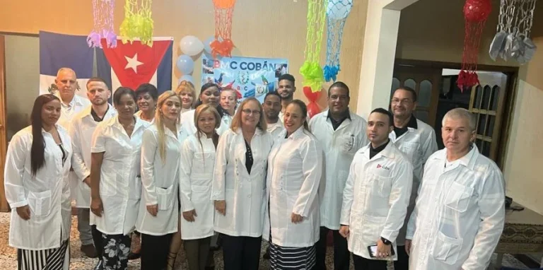 Guatemala detiene la renovación de contratos de la brigada médica cubana por presunto trabajo forzado