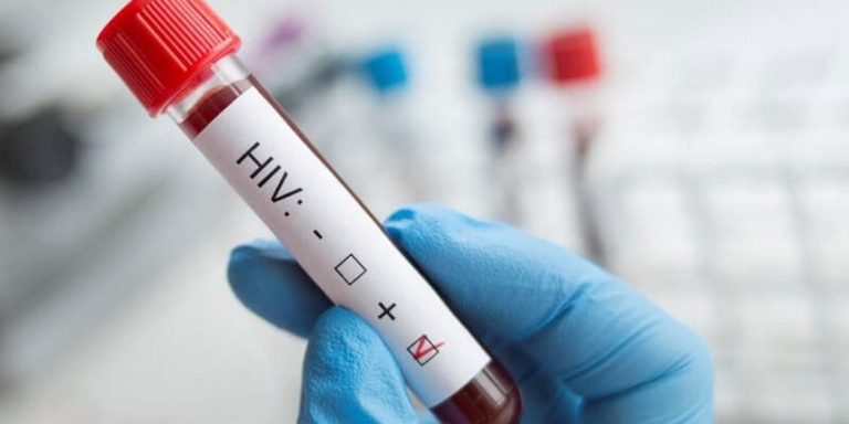 Escasez crónica de condones y colapso sanitario propician repunte de ITS y VIH en Pinar del Río