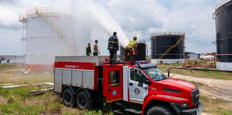 Derrame de combustible en antigua termoeléctrica de Matanzas reaviva temores por colapso industrial en Cuba