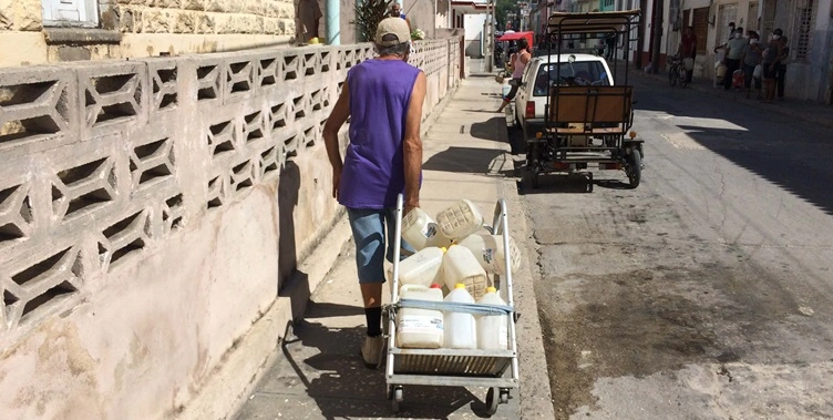 Holguín enfrenta una de sus peores crisis hídricas en décadas: ineficiencia estatal y especulación dejan a la población sin acceso al agua