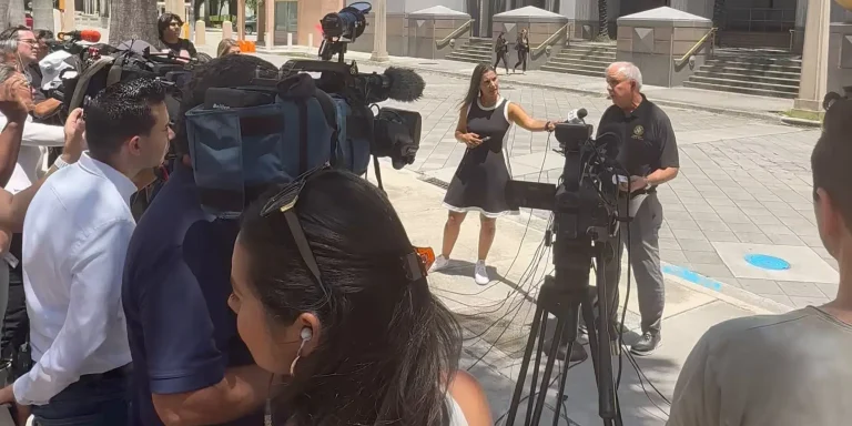 Congresista Carlos Giménez desmiente denuncias de abusos en centro de detención de Miami y alerta sobre el regreso de migrantes a dictaduras