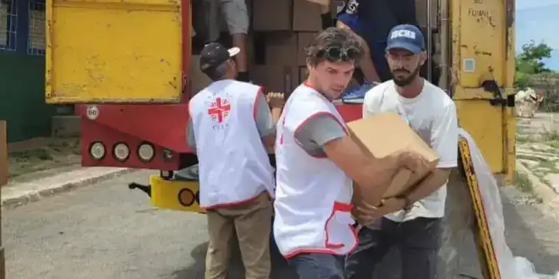 Cáritas Cuba distribuye el 82% de la ayuda de EE.UU. mientras el régimen ignora una oferta de 100 millones de dólares