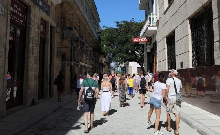 Reino Unido alerta sobre el deterioro de la situación en Cuba y recomienda evitar viajes no esenciales