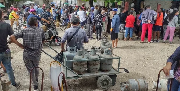 Propaganda estatal frente al colapso: el régimen cubano maquilla la crisis del gas mientras las familias carecen de combustible para cocinar