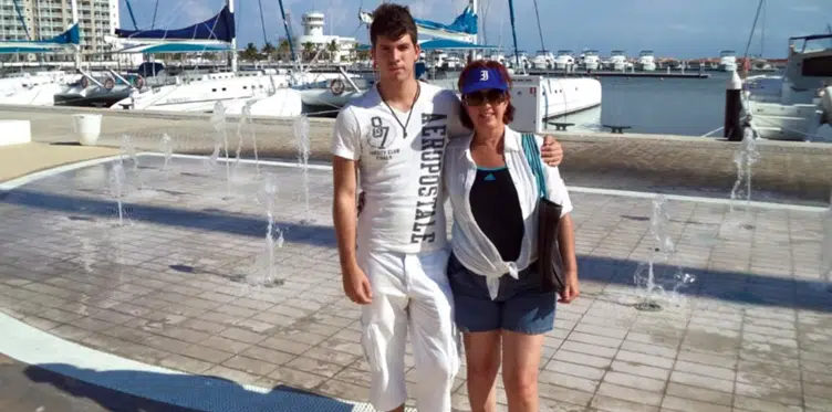 El hijo de la exministra Marta Elena Feitó rompe silencio desde EE.UU. y repudia la dictadura cubana