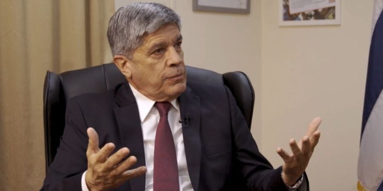 El régimen de La Habana diluye su vínculo con Venezuela y rebaja a Caracas de «aliado» a «país amigo»