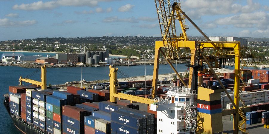 El régimen cubano admite el cuello de botella logístico: más de 7.000 contenedores con suministros vitales permanecen varados en el Caribe