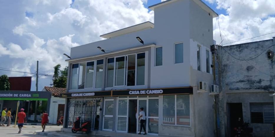 El régimen de La Habana emite nuevos billetes y autoriza una casa de cambio privada: medidas cosméticas que no frenan el colapso del peso cubano