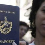 El régimen de La Habana establece una tarifa de 1.000 dólares para renunciar a la ciudadanía cubana