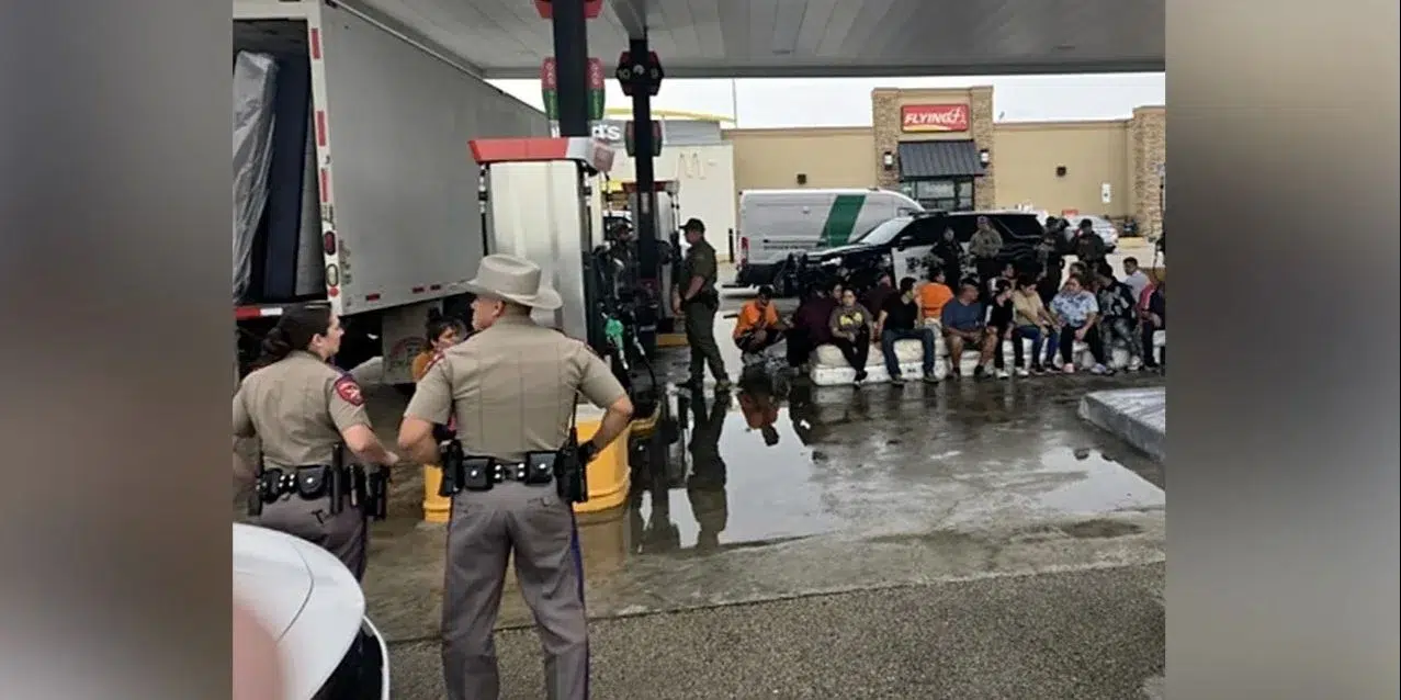 Rescate en Texas evita una nueva tragedia migratoria: 25 indocumentados, entre ellos cubanos, hallados en condiciones inhumanas dentro de un tráiler