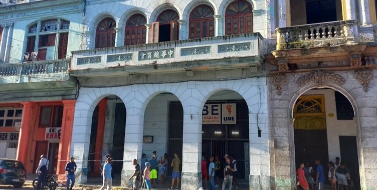 Derrumbe en Centro Habana deja una persona hospitalizada y a medio centenar de residentes en situación de calle