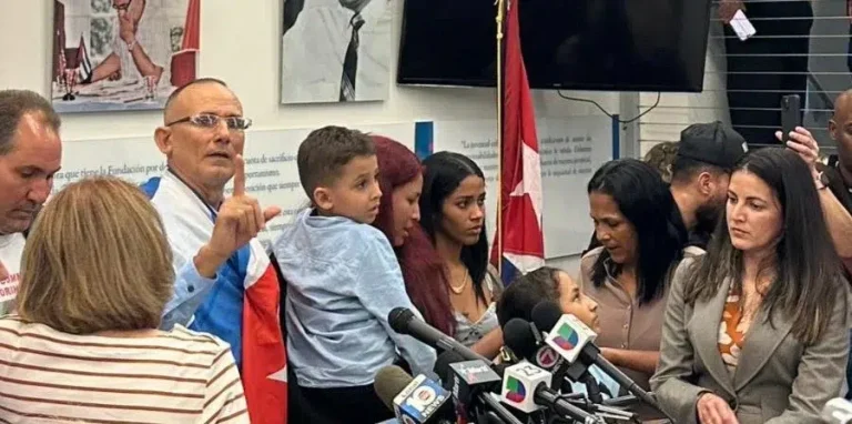 Apagones y acumulación de desechos evidencian el colapso urbano en La Habana mientras el régimen exige \»resistencia\»