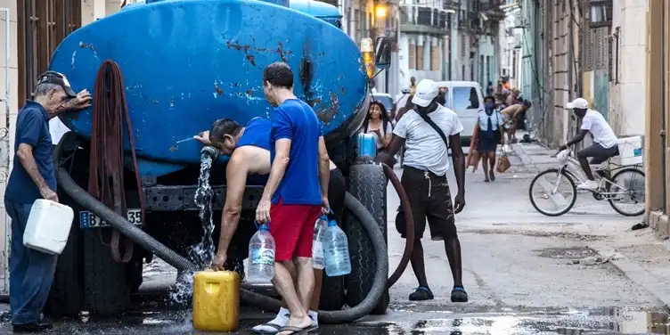 Crisis hídica en Cuba: El régimen prioriza hoteles y instalaciones militares mientras la población pasa sed