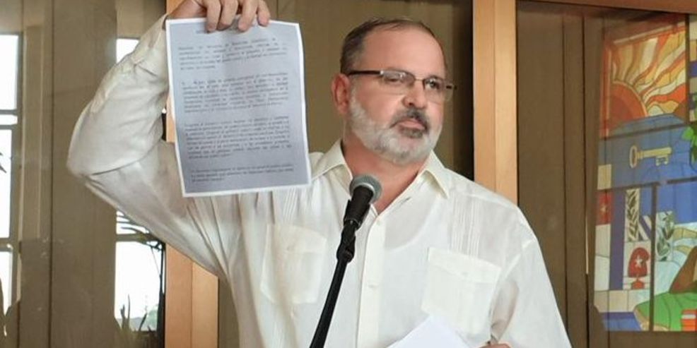 El régimen cubano designa a Eugenio Martínez, esposo de Johana Tablada, como nuevo embajador en México