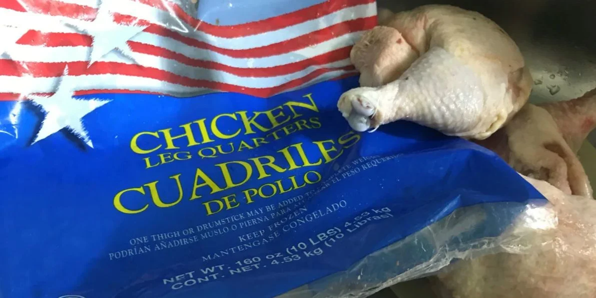 El precio del pollo en Cuba supera el salario mínimo mientras la escasez obliga a la venta clandestina