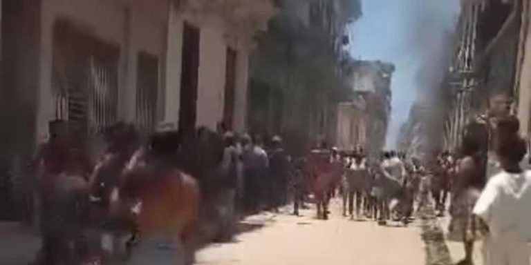 Crisis energética desata nuevas protestas y cacerolazos en La Habana y Santiago de Cuba