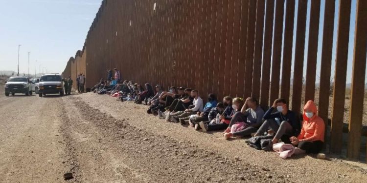 Encuentros de migrantes cubanos en la frontera de EE.UU. caen a mínimo histórico ante endurecimiento de políticas
