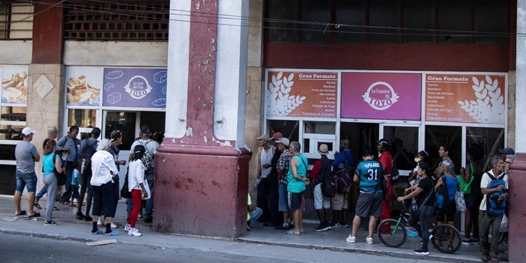 Cuba registra un saldo natural negativo de más de 66.000 personas mientras la emigración acelera el colapso demográfico