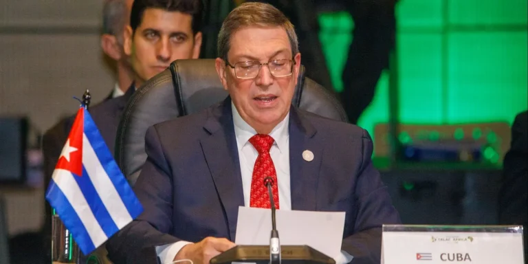 La Habana admite estancamiento en diálogo con EE.UU. mientras aplica reformas que desmienten su discurso sobre el embargo
