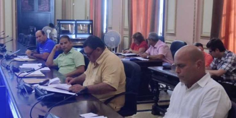 El régimen cubano aprueba nuevas normas para reorganizar su destartalado sistema empresarial estatal