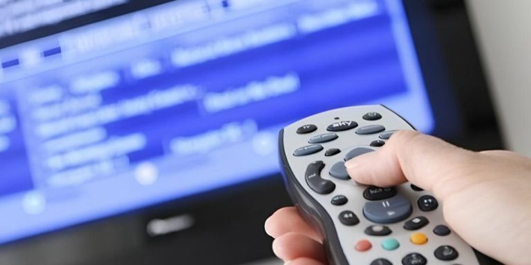 Instalan nuevo transmisor de televisión en Villa Clara mientras los cubanos sufren la crisis energética